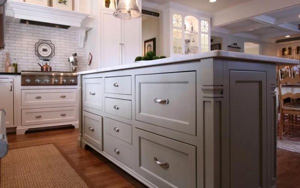 固友整木定制衣柜，讓生活充滿貴族范